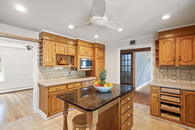 4 Berrywood Ln, Beverly, MA 01915