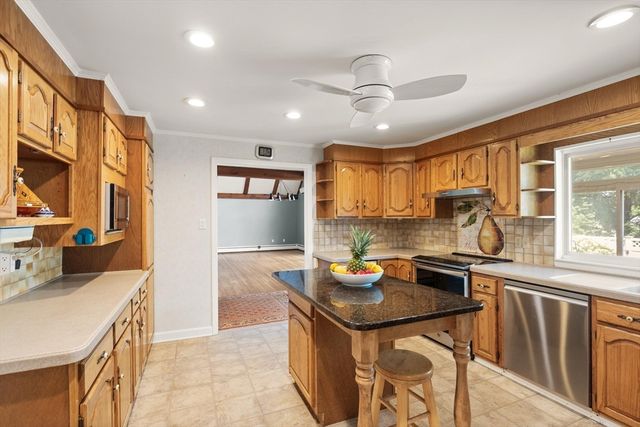4 Berrywood Ln, Beverly, MA 01915