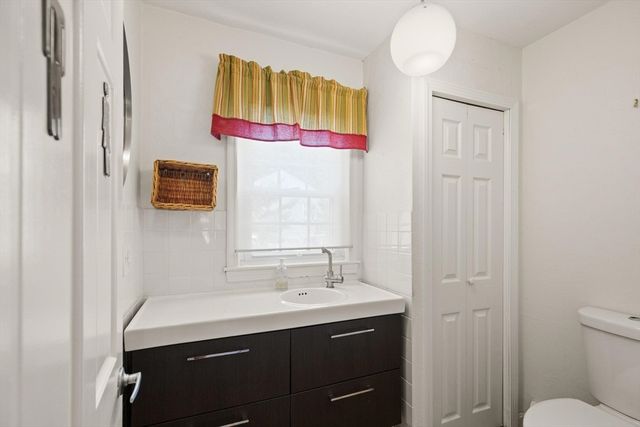 4 Berrywood Ln, Beverly, MA 01915