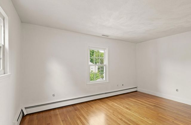 4 Berrywood Ln, Beverly, MA 01915