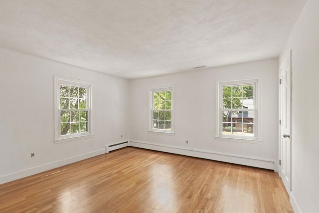 4 Berrywood Ln, Beverly, MA 01915