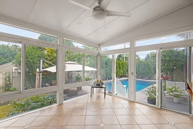 4 Berrywood Ln, Beverly, MA 01915