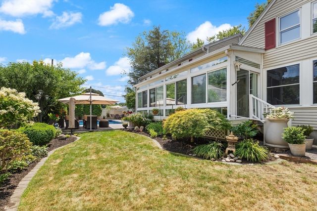 4 Berrywood Ln, Beverly, MA 01915