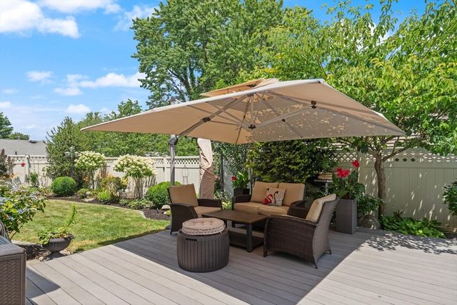 4 Berrywood Ln, Beverly, MA 01915