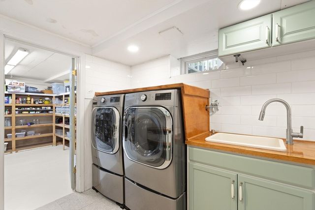 4 Berrywood Ln, Beverly, MA 01915
