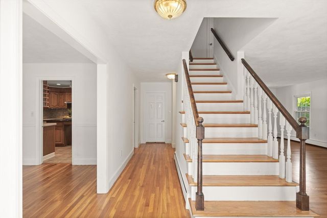 4 Berrywood Ln, Beverly, MA 01915