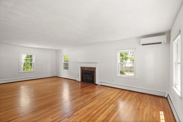 4 Berrywood Ln, Beverly, MA 01915