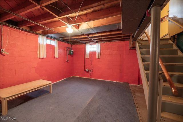 1074 N Main Street, Akron, OH 44310