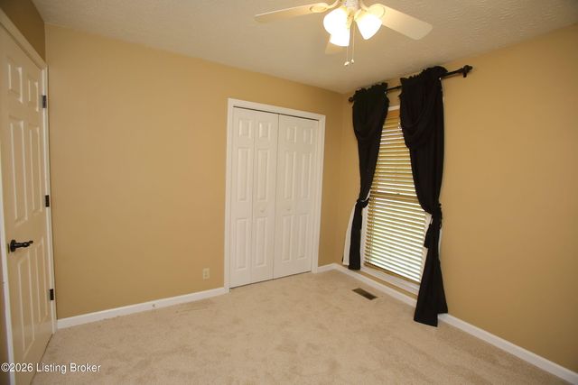 3107 Thoroughbred Ct, Crestwood, KY 40014