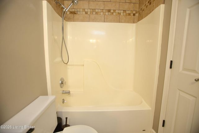 3107 Thoroughbred Ct, Crestwood, KY 40014