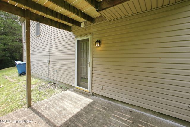3107 Thoroughbred Ct, Crestwood, KY 40014