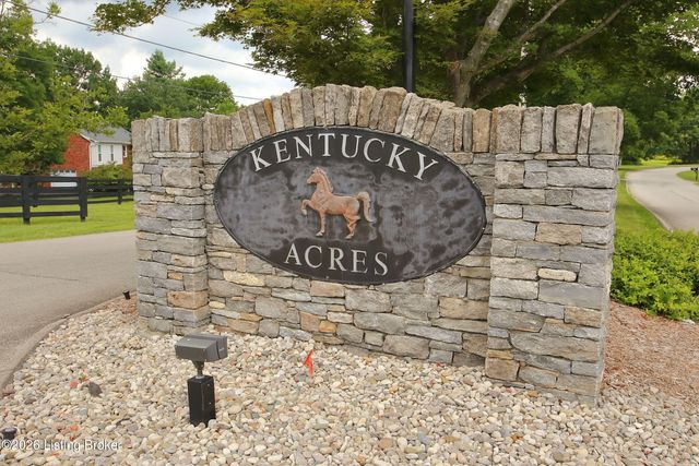 3107 Thoroughbred Ct, Crestwood, KY 40014