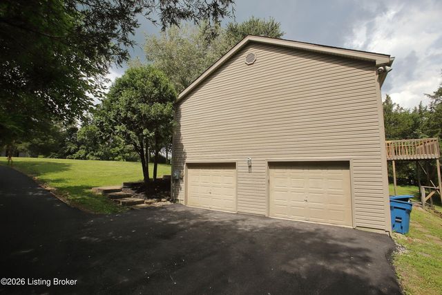3107 Thoroughbred Ct, Crestwood, KY 40014