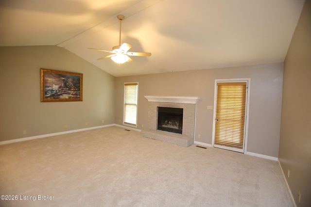 3107 Thoroughbred Ct, Crestwood, KY 40014