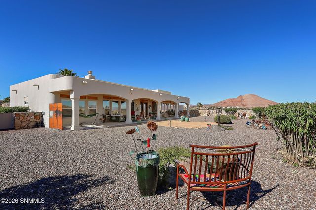 1216 Titania Court, Las Cruces, NM 88007