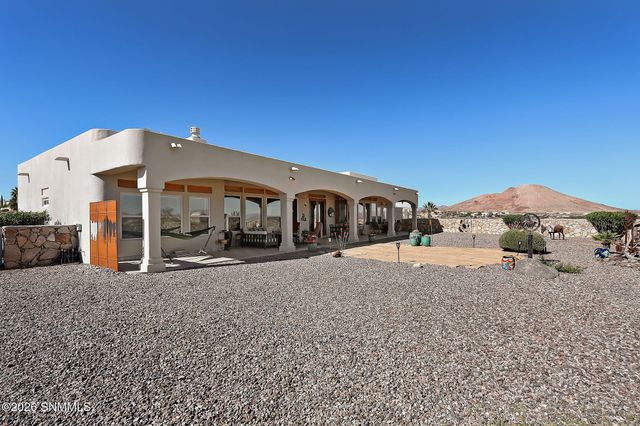 1216 Titania Court, Las Cruces, NM 88007