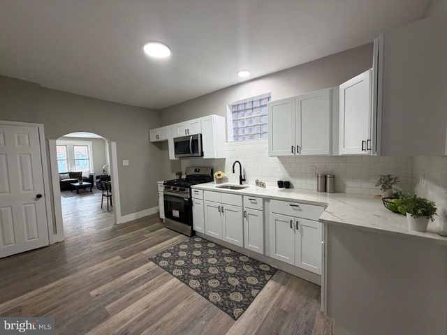 425 VIOLA ST, Camden, NJ 08104