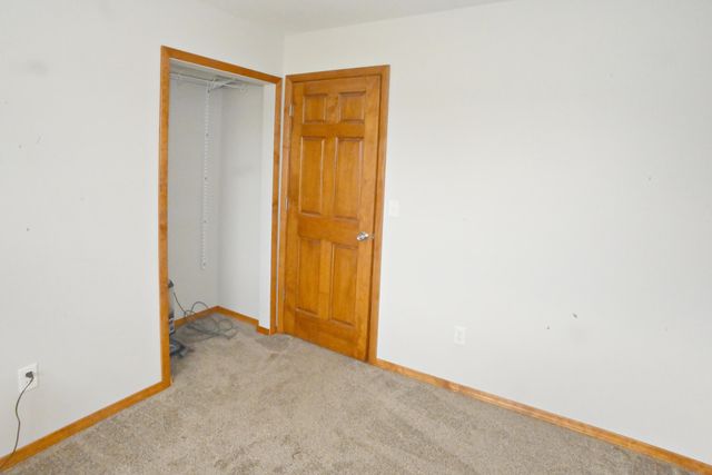 3621 Kingsway Drive, Crown Point, IN 46307