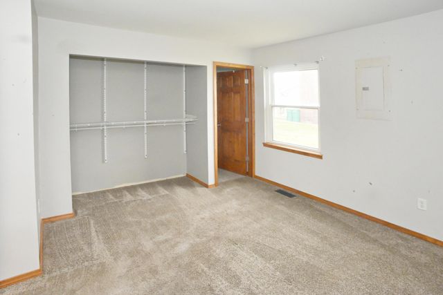 3621 Kingsway Drive, Crown Point, IN 46307