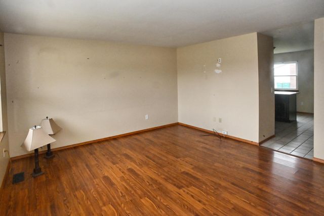 3621 Kingsway Drive, Crown Point, IN 46307