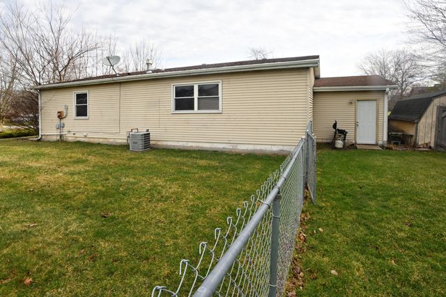 3621 Kingsway Drive, Crown Point, IN 46307