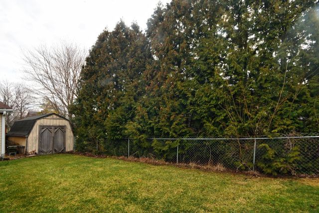 3621 Kingsway Drive, Crown Point, IN 46307