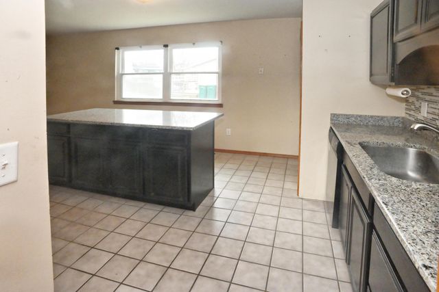 3621 Kingsway Drive, Crown Point, IN 46307