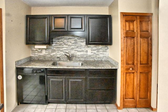 3621 Kingsway Drive, Crown Point, IN 46307