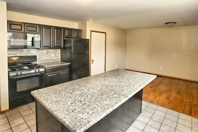 3621 Kingsway Drive, Crown Point, IN 46307