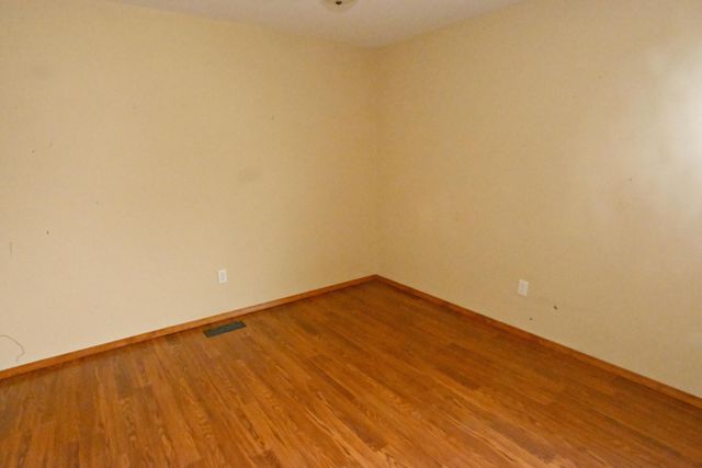 3621 Kingsway Drive, Crown Point, IN 46307