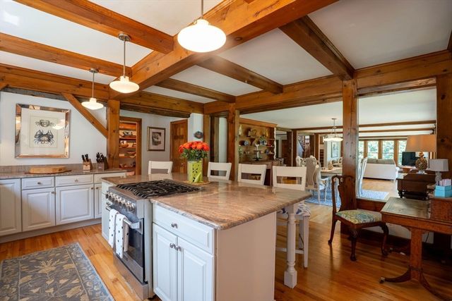 47 East St, Middleton, MA 01949