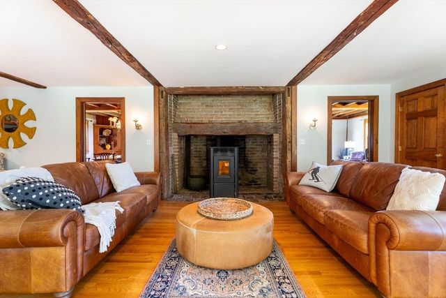47 East St, Middleton, MA 01949