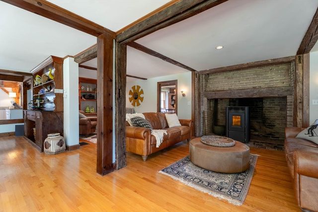 47 East St, Middleton, MA 01949