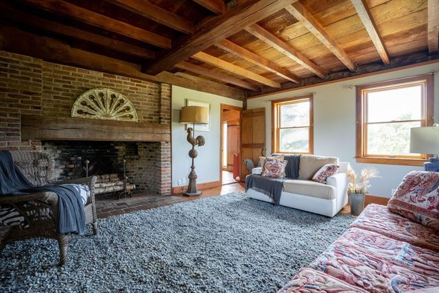 47 East St, Middleton, MA 01949