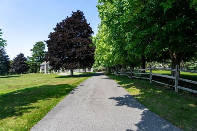 47 East St, Middleton, MA 01949