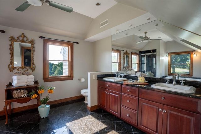 47 East St, Middleton, MA 01949