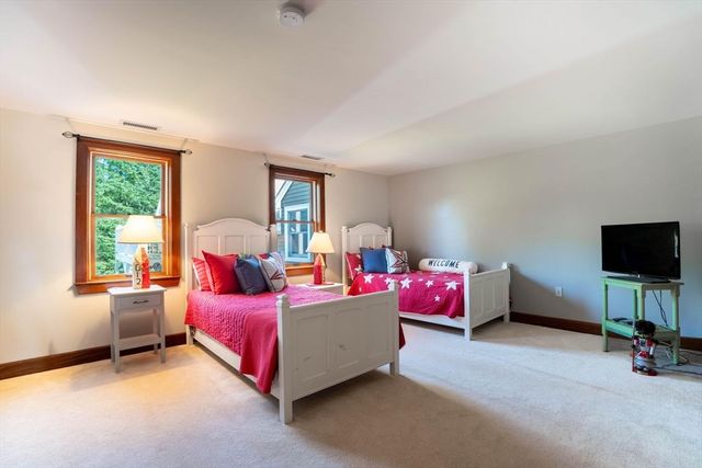 47 East St, Middleton, MA 01949