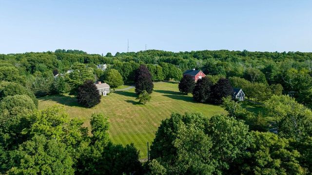 47 East St, Middleton, MA 01949