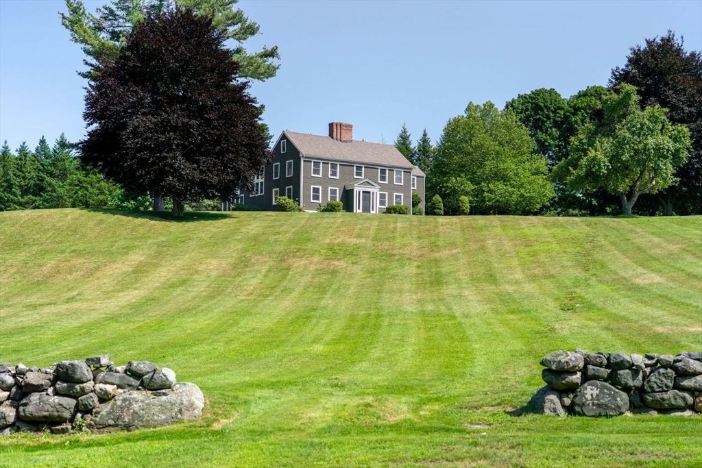 47 East St, Middleton, MA 01949