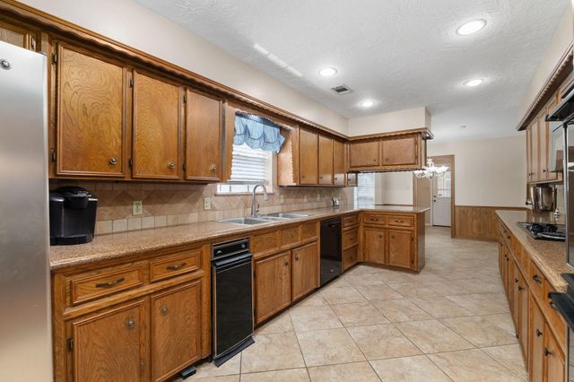 460 Dover Lane, Spring, TX 77373