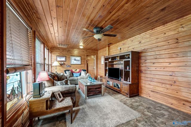 5640 County Road 108, Town Creek, AL 35672