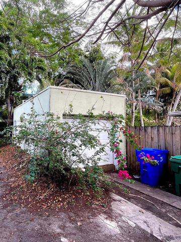 901 NW 10th Ct, Miami, FL 33136