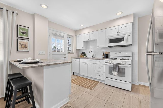 1866 Northwest Boulevard, 16D, Columbus, OH 43212