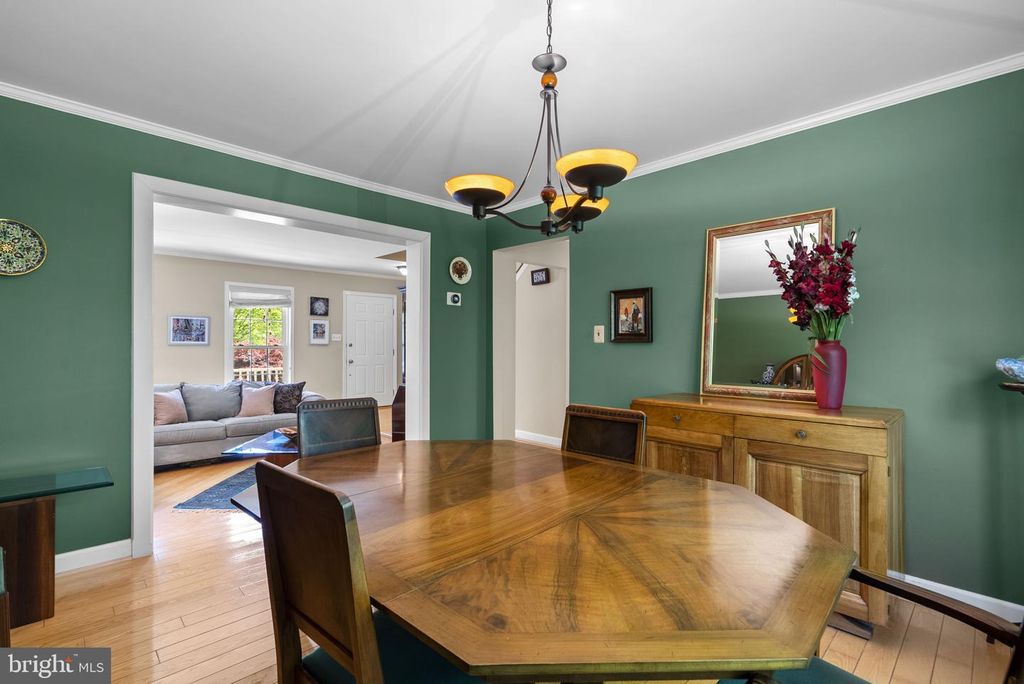 Image 10 of property listing at 3128 MEMORY LN, Silver Spring, MD 20904