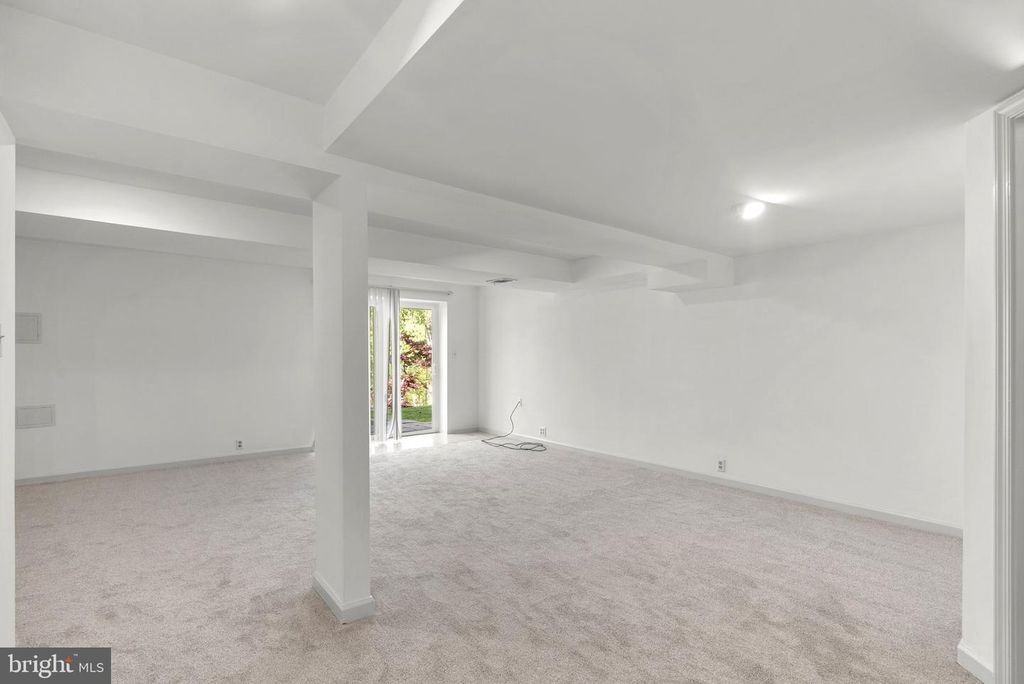 Image 35 of property listing at 3128 MEMORY LN, Silver Spring, MD 20904