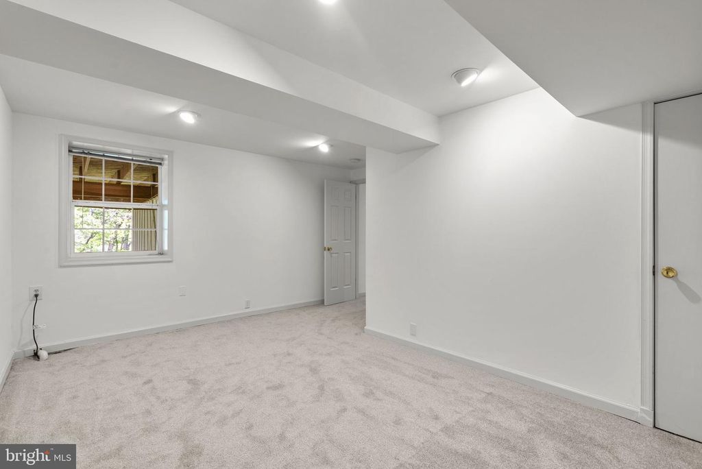 Image 40 of property listing at 3128 MEMORY LN, Silver Spring, MD 20904