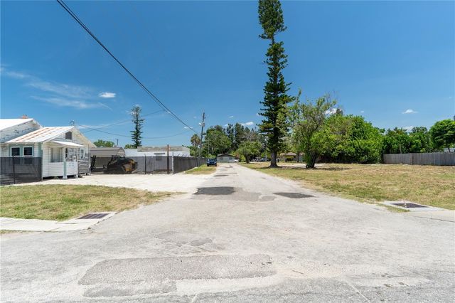 1206 27TH AVENUE W, Bradenton, FL 34205