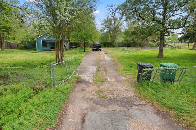 6302 Tuskegee Street, Houston, TX 77091