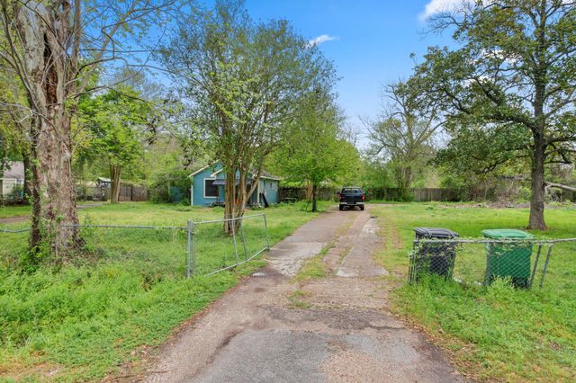 6302 Tuskegee Street, Houston, TX 77091