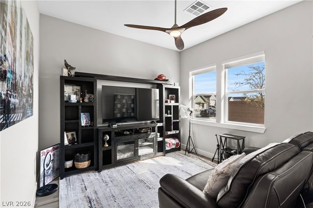 8811 Italian Trotter Court, Las Vegas, NV 89113